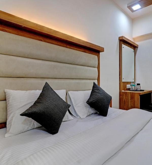 Sun Inn Residency , Нави Мумбаи Экстерьер фото